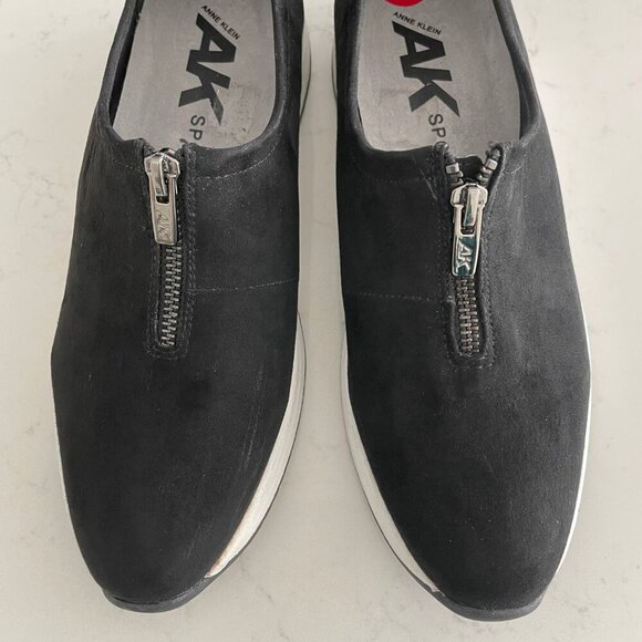 Anne Klein AK Sport Slip On w Zip Up Closure Fabric Sneakers Black & White Sz 10 - Picture 9 of 11